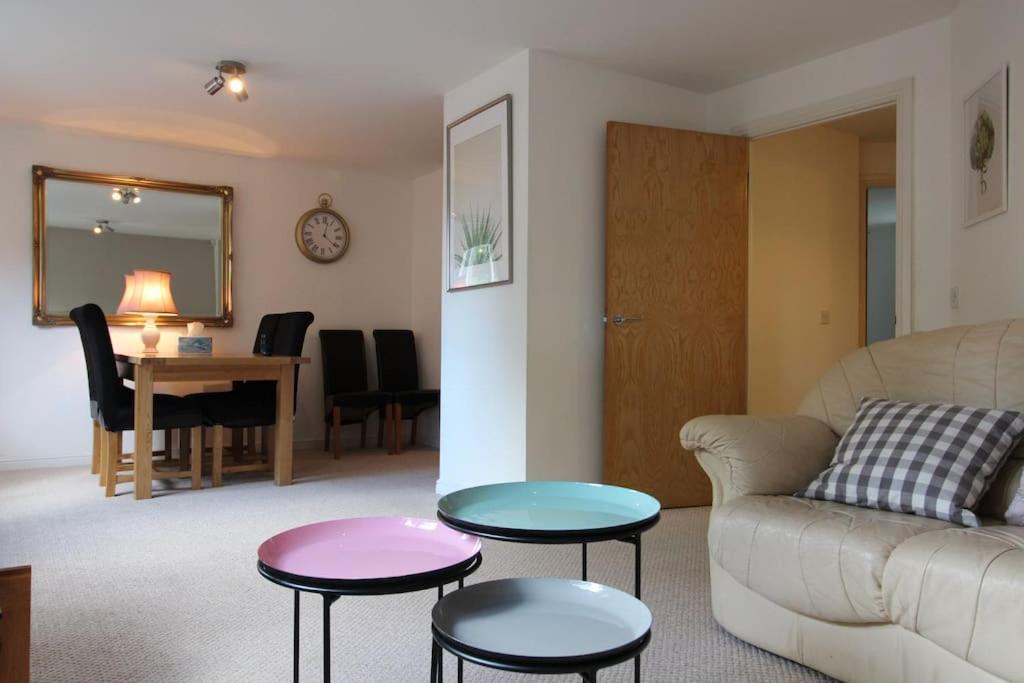 3 Bedroom Flat 10 Mins Walk To Bay And City Center Free Parking Cardiff Exteriör bild
